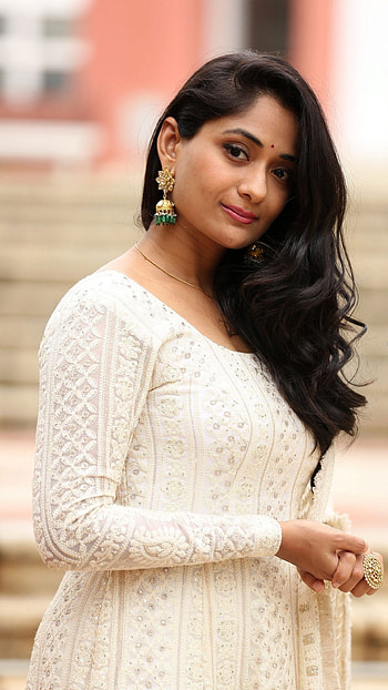 Sandhya Raju, telugu actress, cute HD phone wallpaper