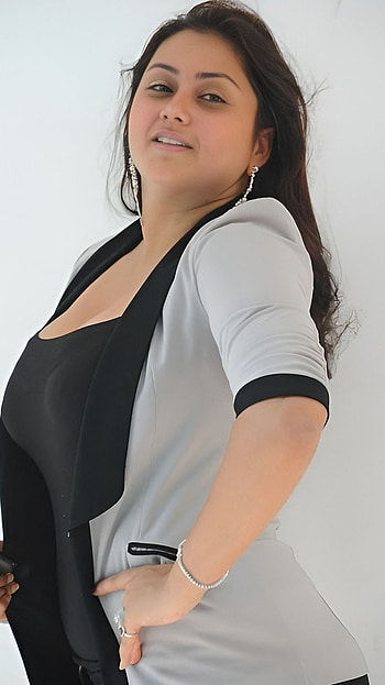 Namitha Kapoor, tamil actress HD phone wallpaper