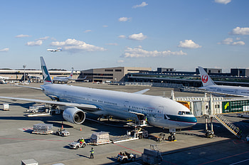 Cathay Pacific, first class review, Boeing 777, luxury travel HD wallpaper