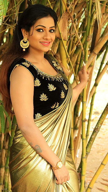 Leesa eclairs, model, saree lover HD phone wallpaper