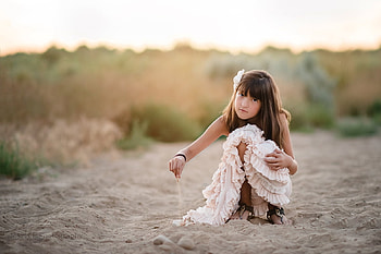 Little girl, childhood, blonde, fair, sit, nice, beach, adorable, bonny, sunset, sweet, white, Belle, girl, summer, comely, sightly, pretty, face, lovely, pure, child, sand, graphy, , cute, baby, Nexus, play, beauty, kid, beautiful, people, little, hand, pink, sky, princess, dainty HD wallpaper