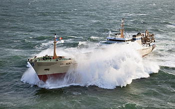 The power of seawater, sea, ship, power, amazing HD wallpaper
