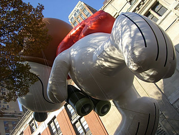 Snoopy, Macy's Day Parade, dog, balloon, snoopy, parade HD wallpaper