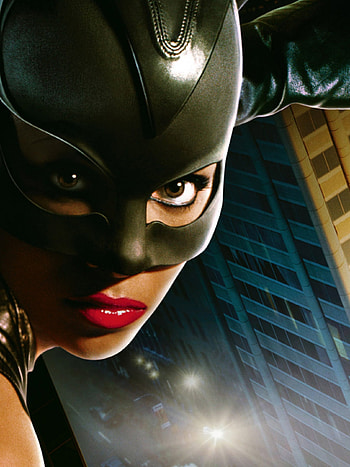 Catwoman (Halle Berry), Captivating , Beautiful and fierce, Bold makeup HD phone wallpaper
