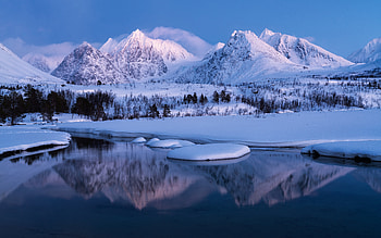 Mountain Lake in Norway, lake, norway, snow, mountain HD wallpaper