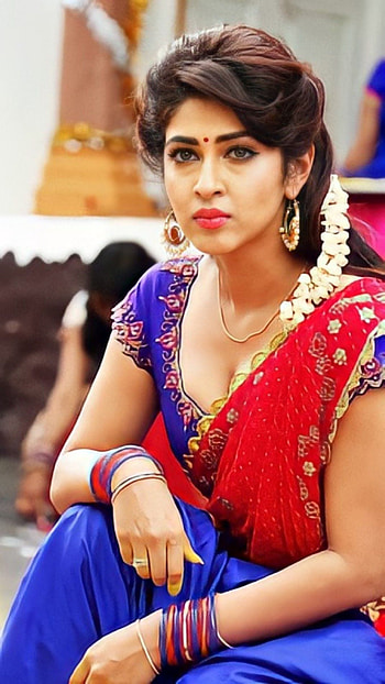 Sonarika, telugu actress, cleavage HD phone wallpaper