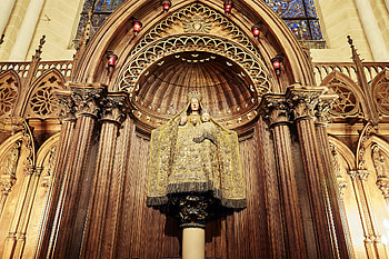 Controversial restoration, Wipes away the past, New York Times, Chartres Cathedral HD wallpaper