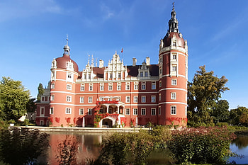 Muskau Castle, Poland, medieval, reflection, castle, poland HD wallpaper