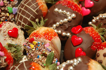 chocolate gift for my friend ''Talana'', strawberry, with, sweets, love HD wallpaper