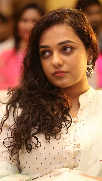 Nithya Menon, multilingual actress HD phone wallpaper