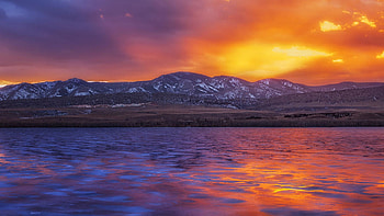 Fire and Ice - Chatfield Lake frozen before a big snowfall, Colorado, sunset, snow, colors, landscape, sky, mountains, usa HD wallpaper