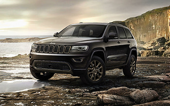 Jeep Grand Cherokee, Adventure awaits, Off-roading glory, Bold and beautiful HD wallpaper