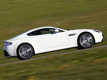 Grass, Aston Martin, Cars, Side View, Speed, 2011, V8, Vantage HD wallpaper