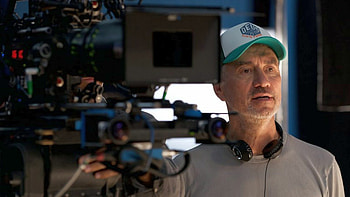 Roland Emmerich: regisseur attackiert marvel HD wallpaper