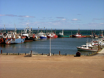 Wharf, blue sky, boat, water HD wallpaper