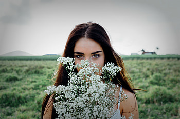 Outdoor, woman, brown eyes HD wallpaper