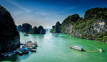 Vietnam marinas, Ha Long Bay nature, Ocean , Rock formations HD wallpaper