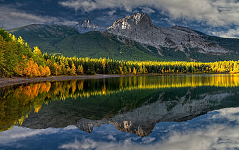 Autumn in the Canadian Rockies, lake, trees, alberta, canada, water, reflections HD wallpaper