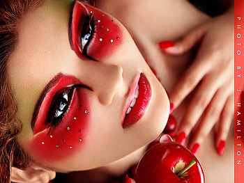 Apple, makeup, red, beautiful, look, woman, female, nice HD wallpaper