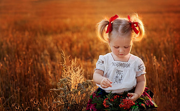 Little girl, Nature, Girl, Sweet, Adorable HD wallpaper