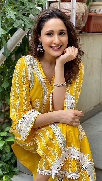 Pragya Jaiswal, Yellow Dress HD phone wallpaper