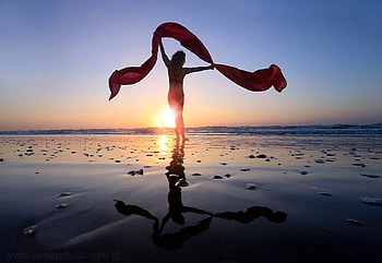 Ocean Dreamer, sand, girl, beach, summer, wind, waves, cape, clouds, sun, ocean HD wallpaper