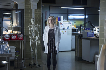 iZombie TV Shows, Rose McIver, Liv Moore, Skeleton HD wallpaper