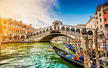 Rialto Bridge grand canal evening, Sunset Venice landmark, Venice cityscape, Venice Italy HD wallpaper