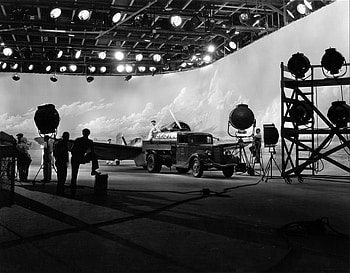 Movie Set, Classic Hollywood, Artistic reinterpretation, Iconic backdrops HD wallpaper