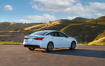 2023, Nissan Altima SR, rear view, exterior, new white Altima, white sedan, Japanese cars, Nissan HD wallpaper