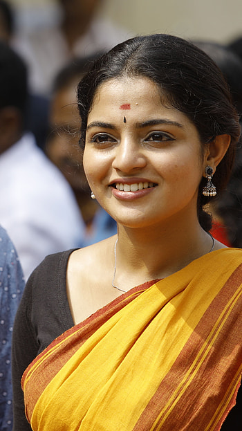 Nikila vimal, anandam, mallu movie HD phone wallpaper
