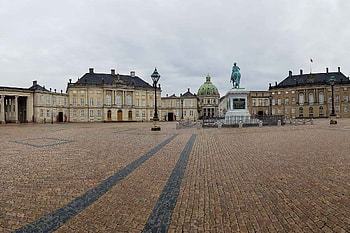 Amalienborg Palace, European Travel Blog, Exploring Copenhagen, Cultural Gems HD wallpaper