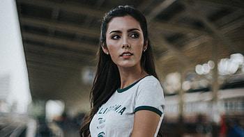Model at train station, looking away, pretty HD wallpaper