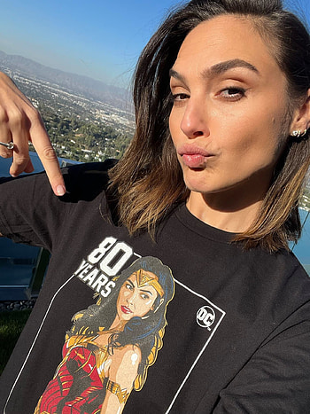 GAL GADOT, sky, flash graphy HD phone wallpaper