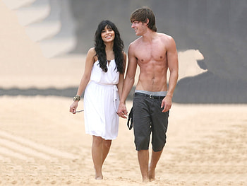Zac Efron, blue, sexy, efron, muscle, man, zac, eyes, actor, handsome HD wallpaper