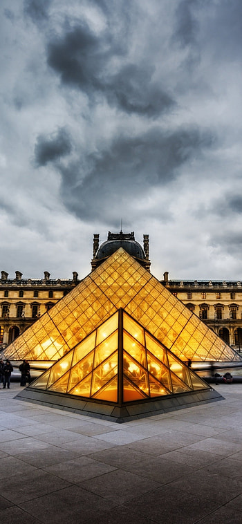 World-famous museum, Spectacular exhibits, Historic landmark, Art world gem HD phone wallpaper
