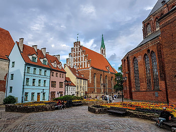 Things to do in Riga Latvia, Curious Claire HD wallpaper
