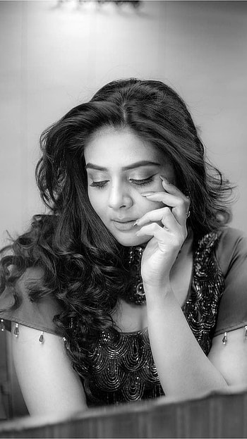 Sreemukhi, telugu actress anchor, model HD phone wallpaper