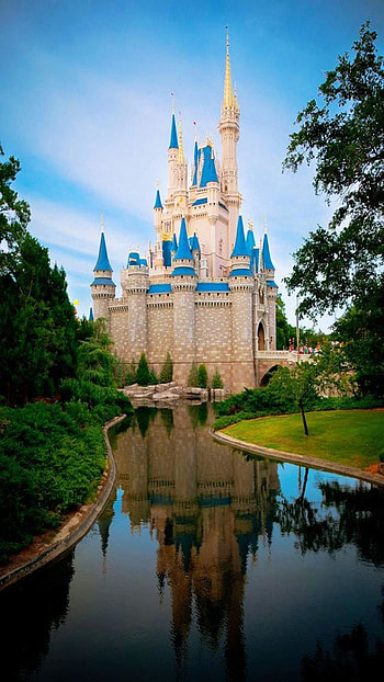 Hogwarts castle, Disney magic, , Fantasy worlds HD phone wallpaper