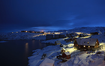Winter, night, blue, peaceful, houses, beauty, reflection, snow, water, hills, house, beautiful, lake, lights, view, clouds, nature, sky, lovely, splendor, village HD wallpaper