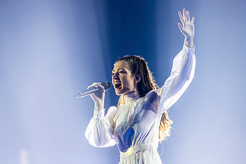 Amanda Georgiadi Tenfjord, Greek singer, Dress rehearsal, First semi-final HD wallpaper
