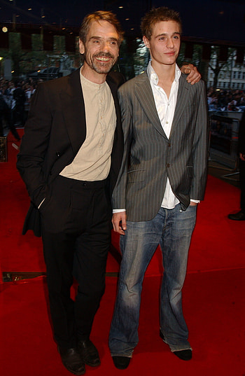 Jeremy Irons, Movies, Max Irons, Jeremy Irons son HD phone wallpaper