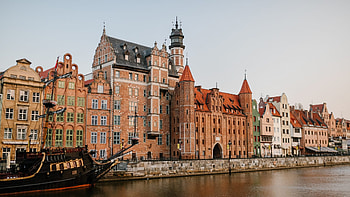 COVID-19 vaccines, Undocumented migrants in Poland HD wallpaper