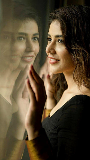 Priyanka jawalkar, telugu actress HD phone wallpaper