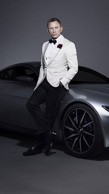 Daniel Craig, Celebrity , Charming actor, Iconic James Bond HD phone wallpaper
