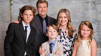 Young Sheldon, Top , TV series, Comedy HD wallpaper