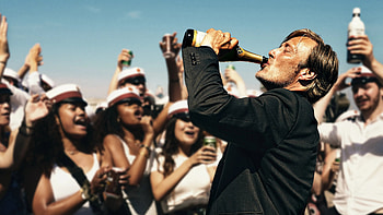 Another Round movie, Vivid rendition, Booze-soaked midlife crisis, Film review HD wallpaper