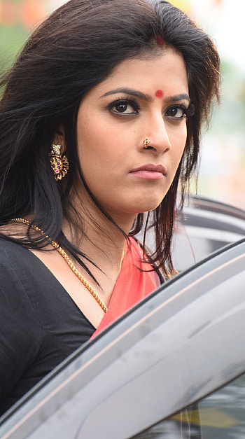 Vara Lakshmi, tamil actress, sexy gorgeous HD phone wallpaper