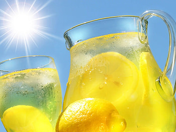 Food_Drinks_Invigorating_lemonade, blue, lemonade, yellow, glass, sky, food, sun, drink HD wallpaper