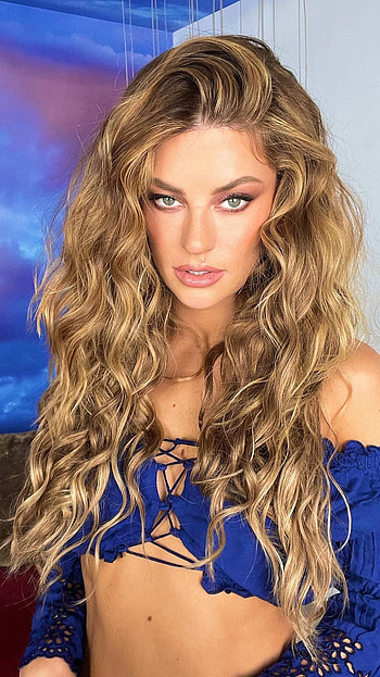 Hannah stocking, tiktok star HD phone wallpaper
